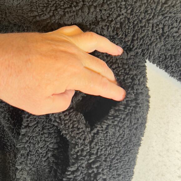 BDG Urban Outfitters Fleece Hoodie Uni XS/S Black Grey Fluffy Thick Wrap Blanket - Picture 5 of 16